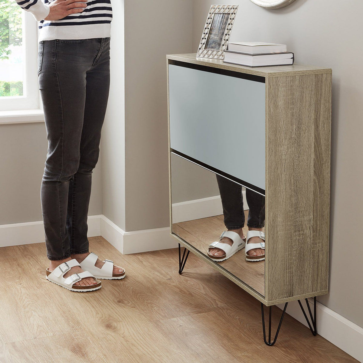 Anderson - Meuble à Chaussures - 2 Portes - Effet Chêne et Gris - laura james