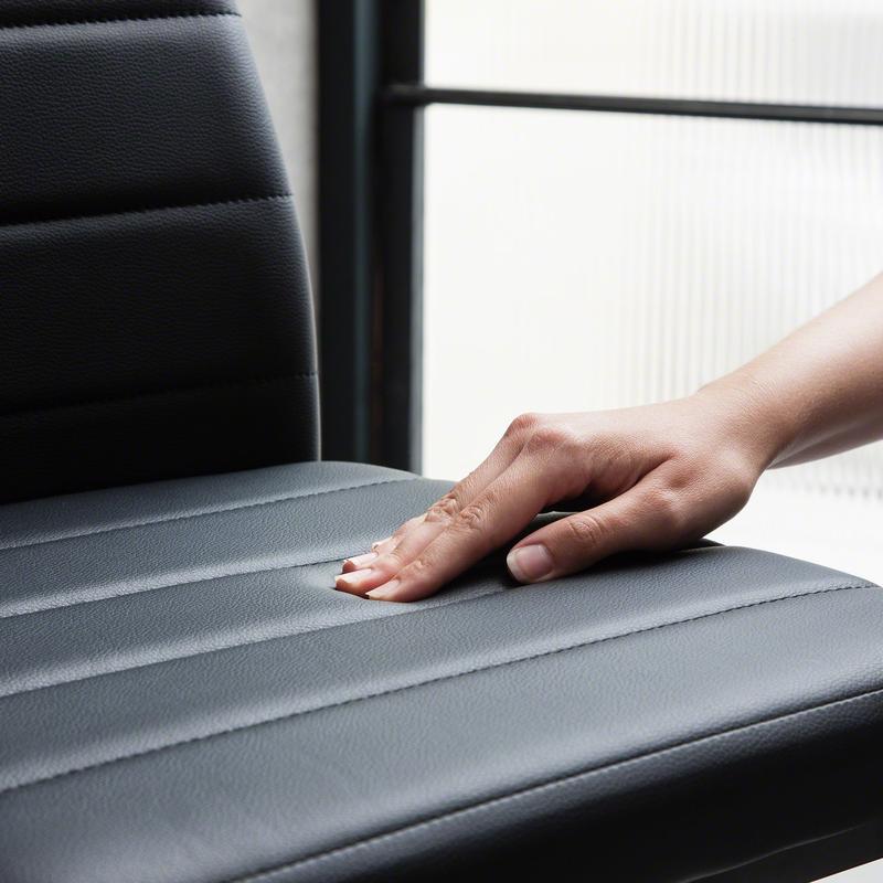 Ensemble de table à manger en verre et 6 chaises noires
