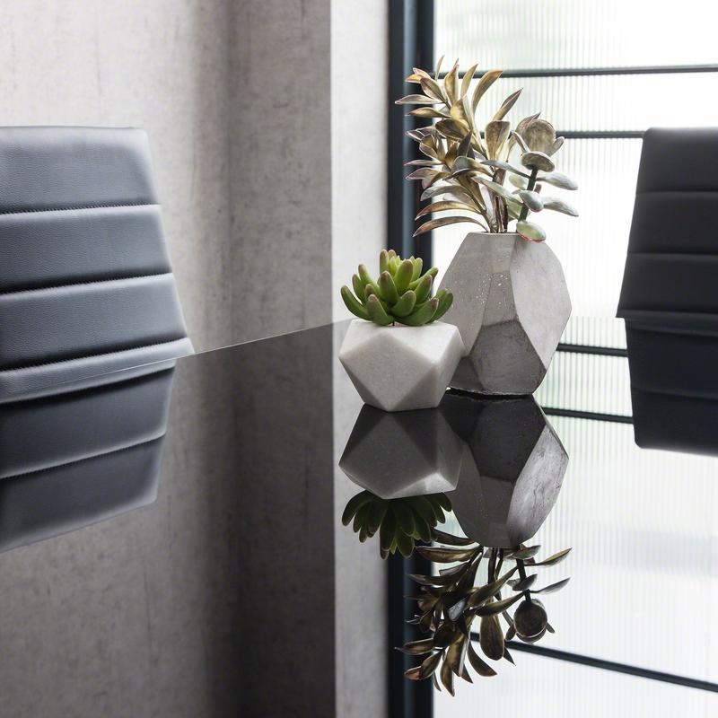 Ensemble de table à manger en verre et 6 chaises noires