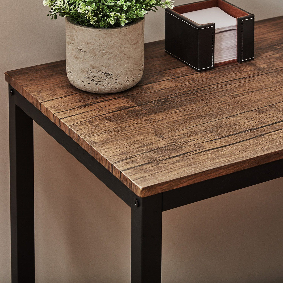 Sheffield - Bureau d'angle Industrielle - laura james
