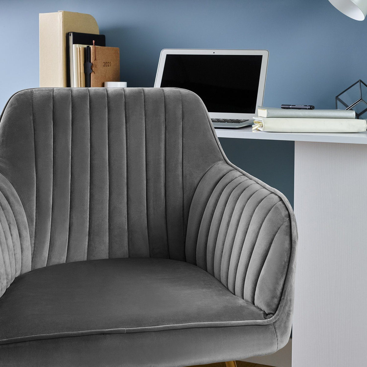 Chaise Pivotante Darcy - Velours - Gris et Laiton